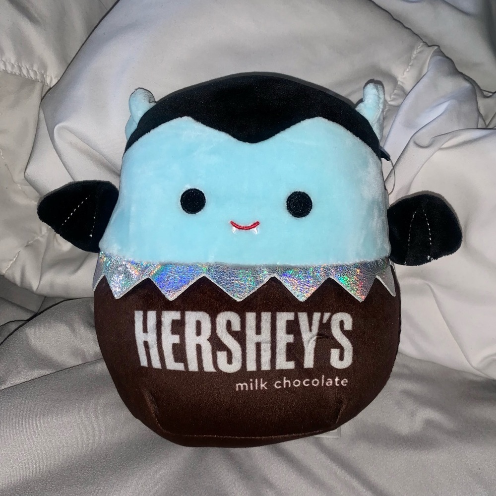 Patricio the Vampire 7" Candy Squishmallow